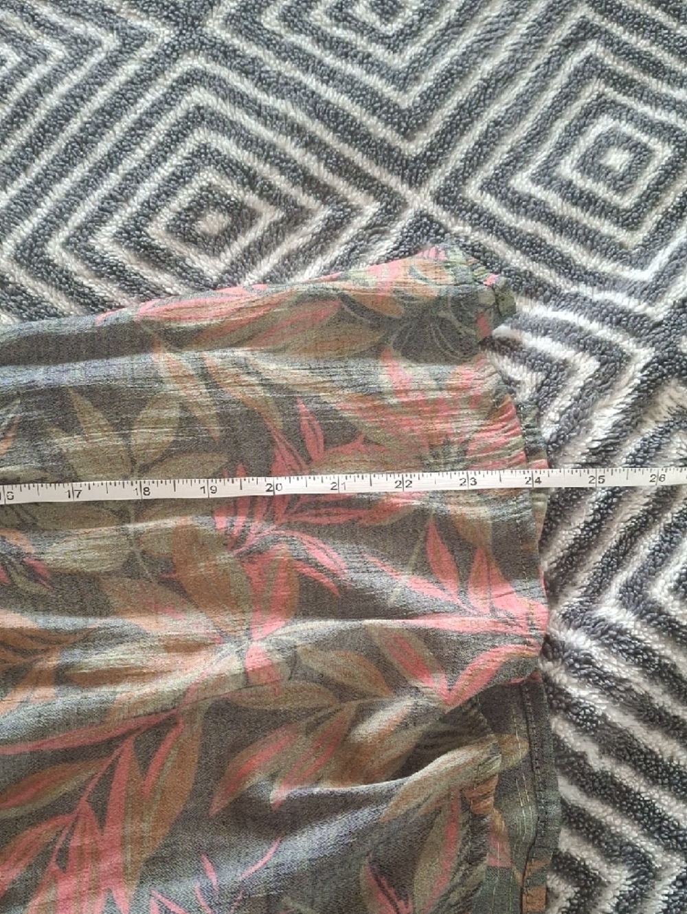Lily Morgan Boho Floral Pintuck Blouse Pink Green S/P - Picture 8 of 8